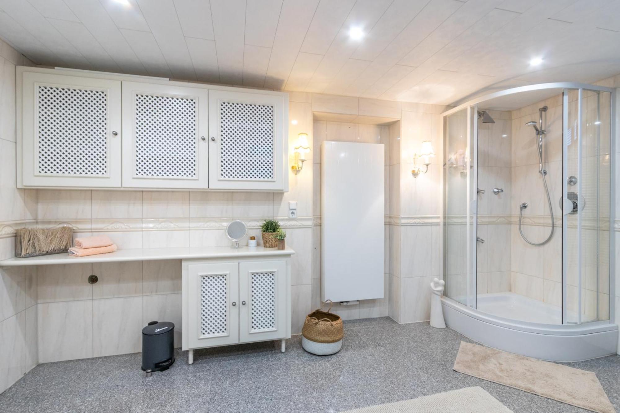 Eifelbergversteck Grosse Und Moderne Einliegerwohnung In Mayen Exterior foto